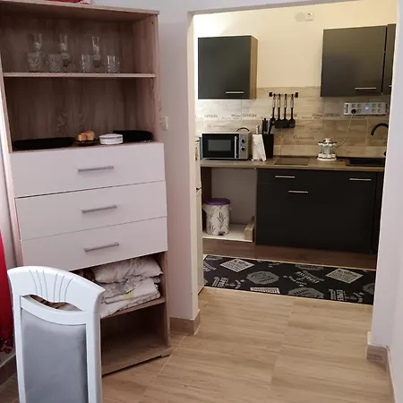 I&s Bercsenyi Vendeghaz Lägenhet *