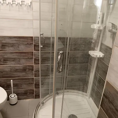 I&s Bercsenyi Vendeghaz Lägenhet *